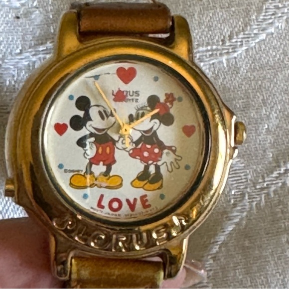 Vintage Lorus Musical Quartz Mickey & Minnie Mouse Wristwatch And Earrings - Picture 6 of 12